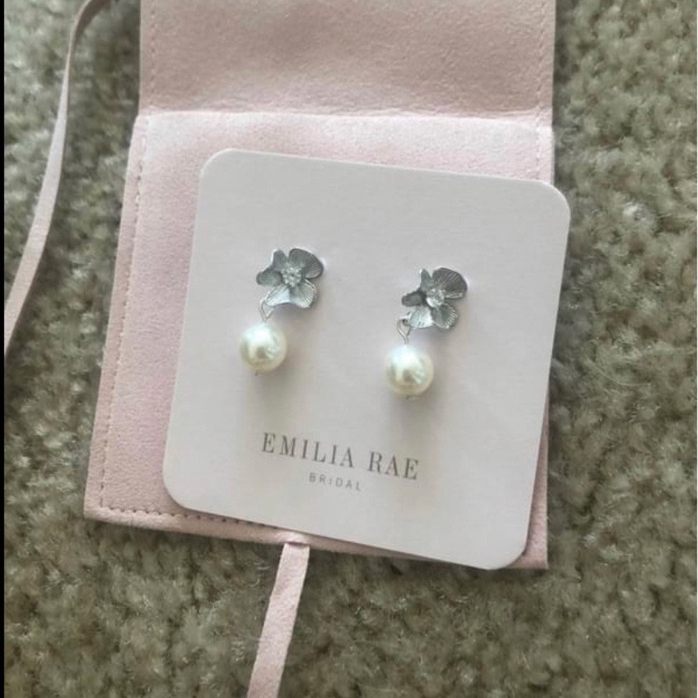 Emilia Rae Bridal Earnings